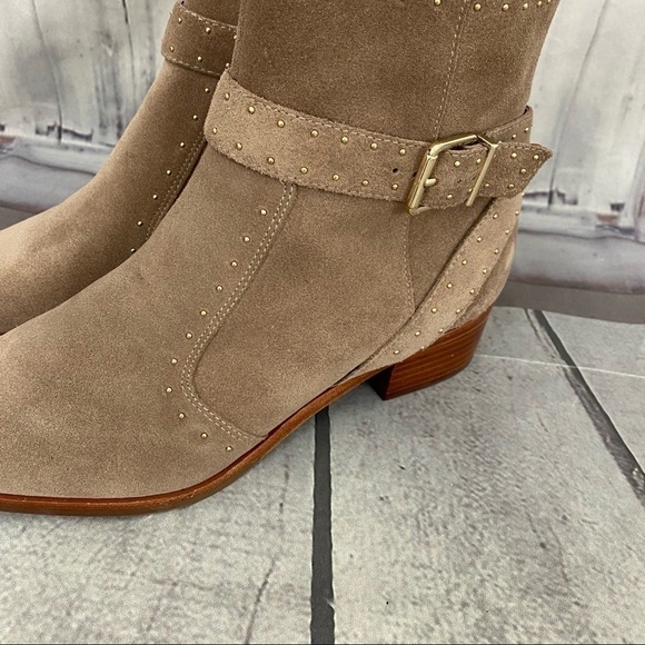 Antonio Melani Size 6M Beige Linadee Suede Leather Studded Block Heel Booties - Picture 13 of 15